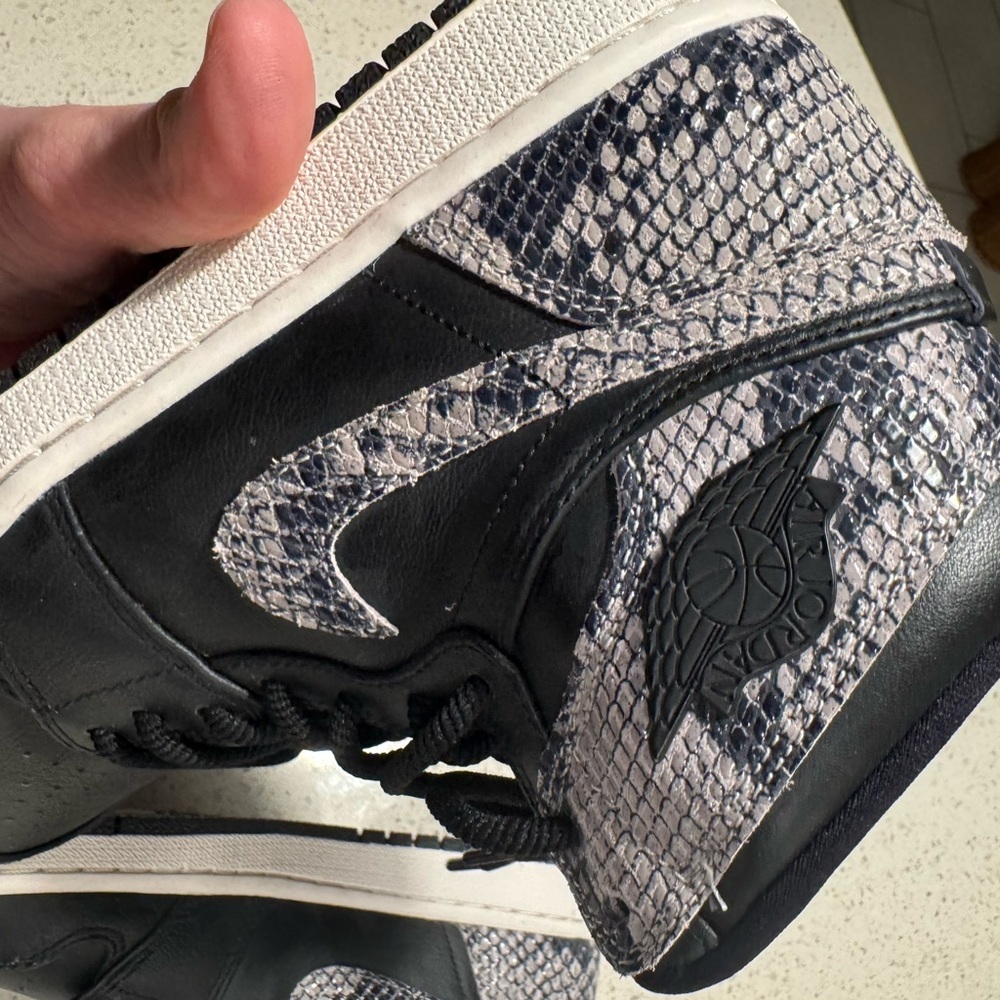 Air Jordan 1 Retro High Premium Black Snake W 8.5 NWOB - Picture 7 of 10